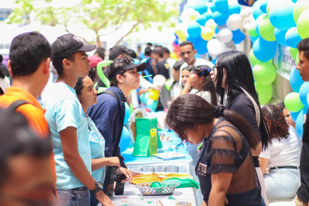 Estudiantes de primer semestre del programa de contaduría pública participan en la Expocontaduría 2024