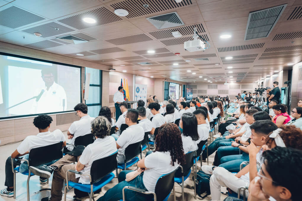 Acto de apertura del XI Simposio Internacional de Currículo y Políticas Educativas, por parte del decano de la Facultad de Ciencias de la Educación.