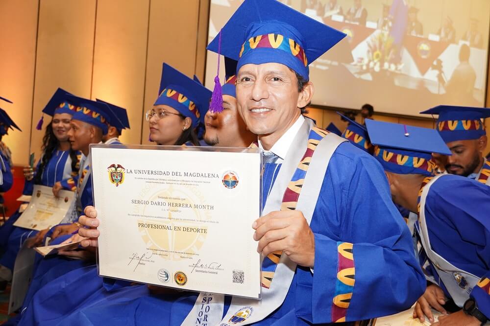 El exfutbolista y actual director técnico (e) del Deportivo Cali, Sergio ‘Barranca’ Herrera Montt, cumplió su sueño de graduarse como Profesional en Deporte de la Universidad del Magdalena.