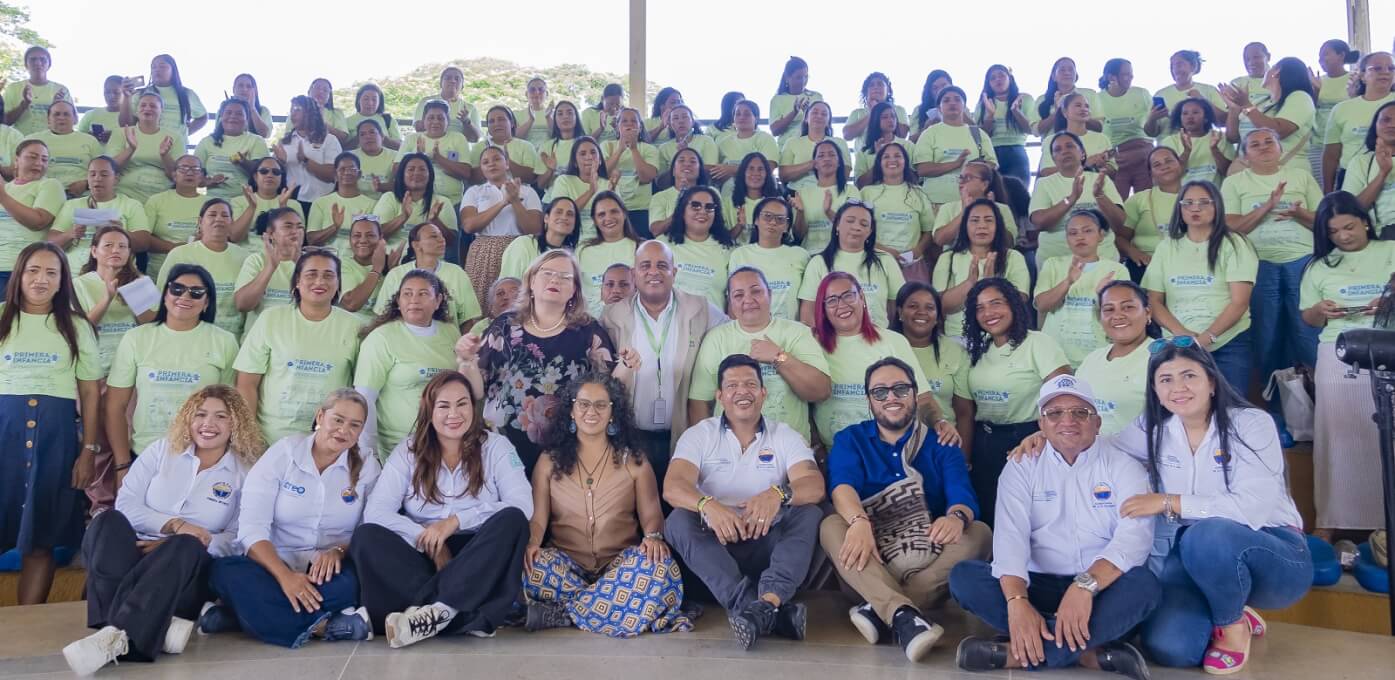 Madres comunitarias comienzan su camino universitario, transformando vidas desde la primera infancia.
