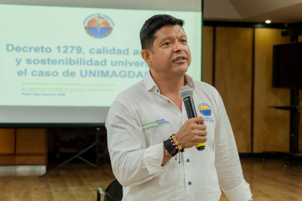 el rector Pablo Vera, como docente de la Alma Mater, realizó una socialización amplia correspondiente al Decreto 1279 de 2002
