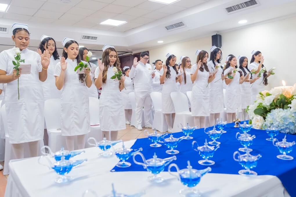 CEREMONIA.LUZ.ENFERMERÍA.1