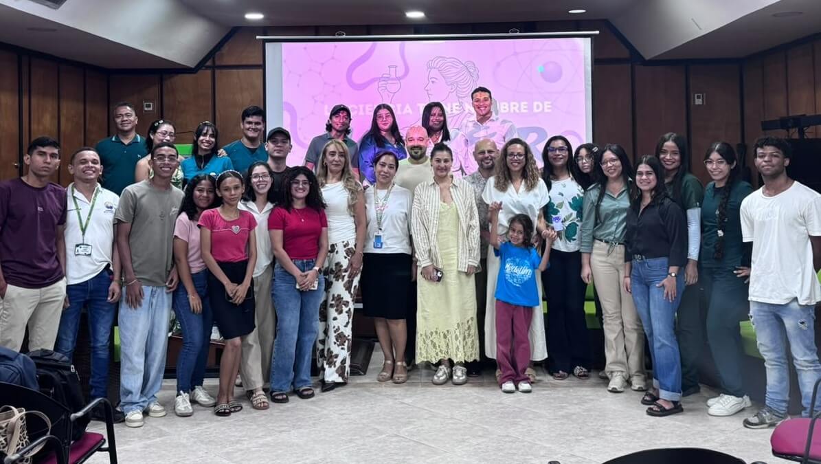 Participantes del conversatorio