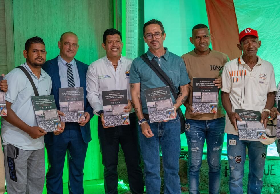 : La presentación del libro Mariscadores y pescadores prehispánicos en el Caribe colombiano destacó la cooperación entre UNIMAGDALENA y la Universidad de Cádiz para rescatar los saberes ancestrales y la memoria de las comunidades pesqueras.
