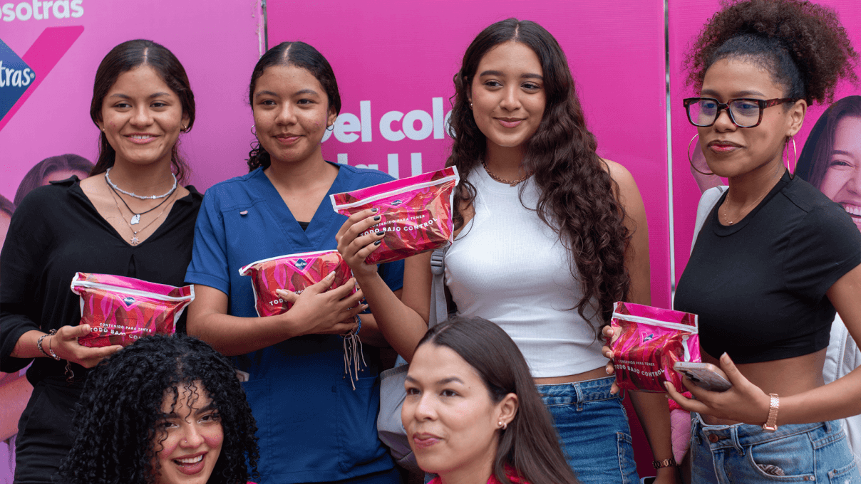 Entrega kits de nosotras.