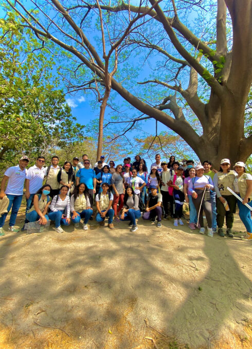 Estudiantes de primer semestre del programa de Historia y Patrimonio visitan el bosque seco