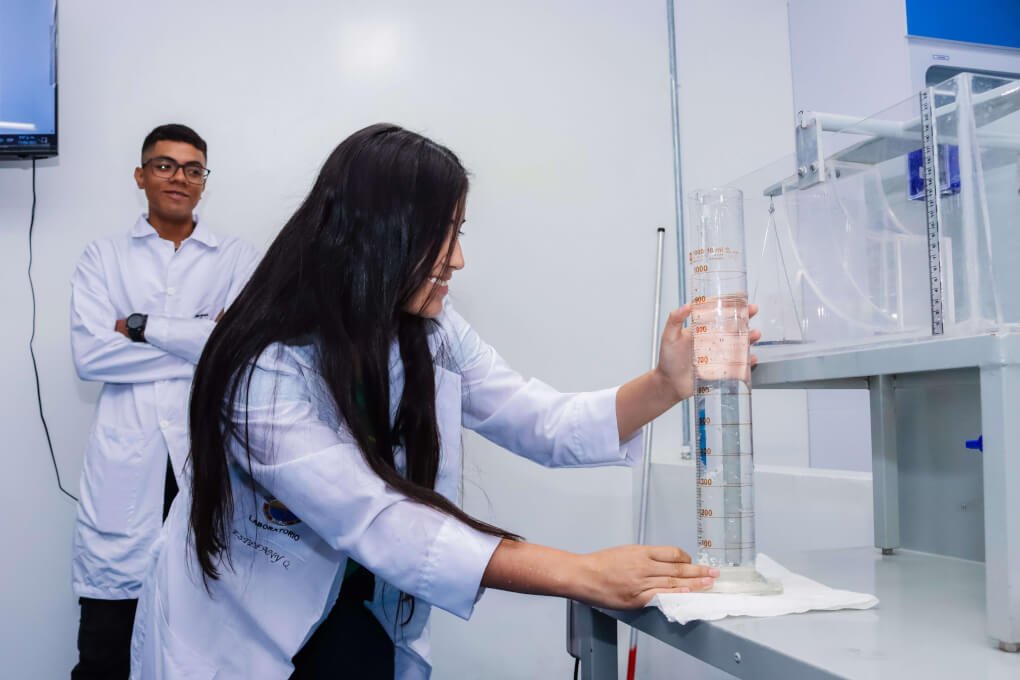 Laboratorio de Mecanica de Fluidos.