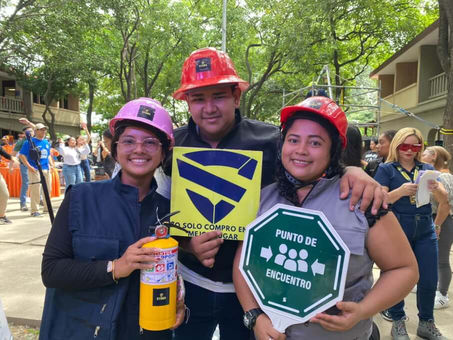 Estudiantes en Feria