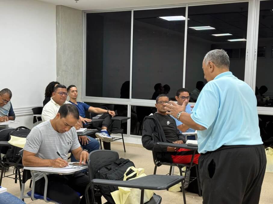Clase de Biomecánica en el Aula de Clases.